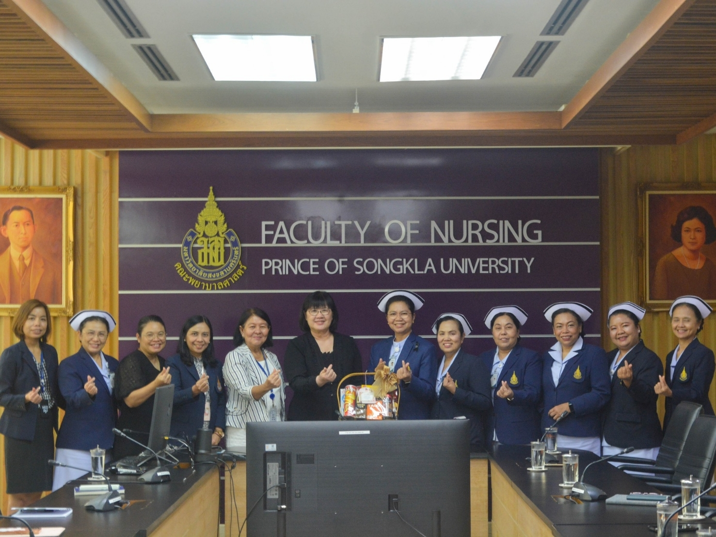 ฝ่ายบริการพยาบาล โรงพยาบาลสงขลานครินทร์ เข้าพบคณบดีคณะพยาบาลศาสตร์ เพื่อสวัสดีปีใหม่ 2569