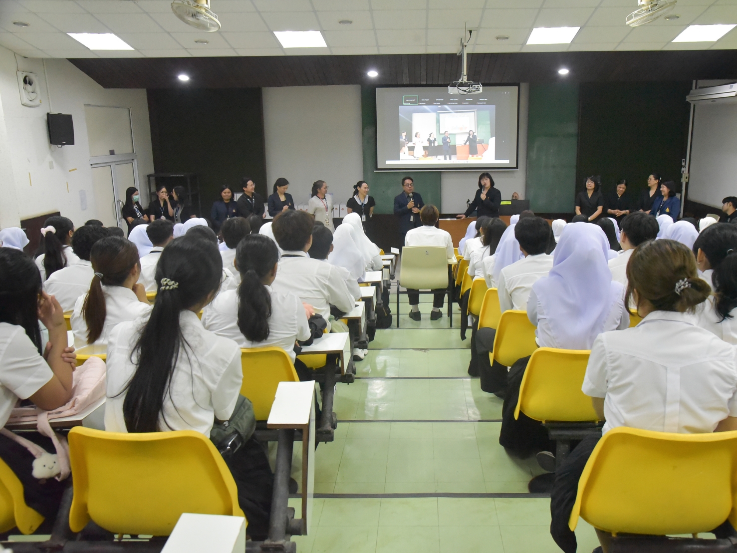 คณะพยาบาลศาสตร์ จัดโครงการเรียนรู้ ตระหนักปฏิบัติเพื่อรักษ์สิ่งแวดล้อมและสร้างเสริมสุขภาพของนักศึกษาปริญญาตรี  ปีการศึกษา 2569
