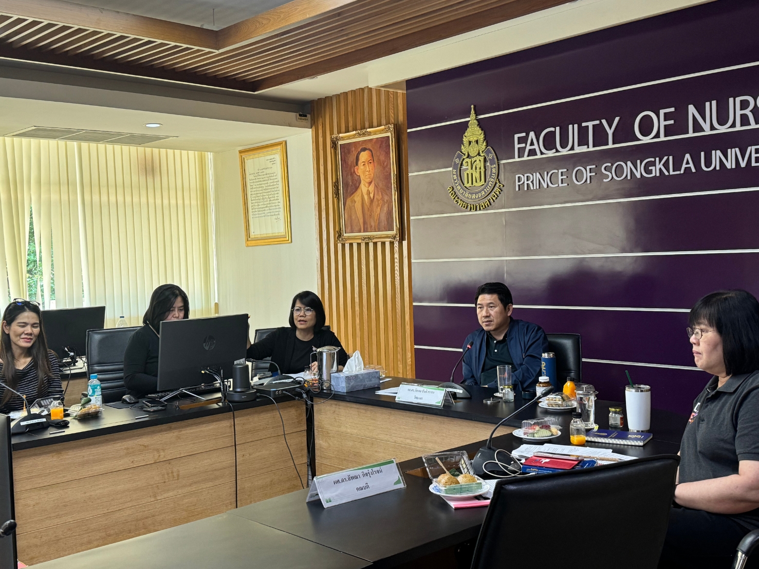 คณะพยาบาลศาสตร์จัดโครงการ สัมมนาเชิงปฎิบัติการ เรื่อง การยกระดับผลการดำเนินการตามเกณฑ์คุณภาพการศึกษาเพื่อการดำเนินการที่เป็นเลิศ (Edpex300) 