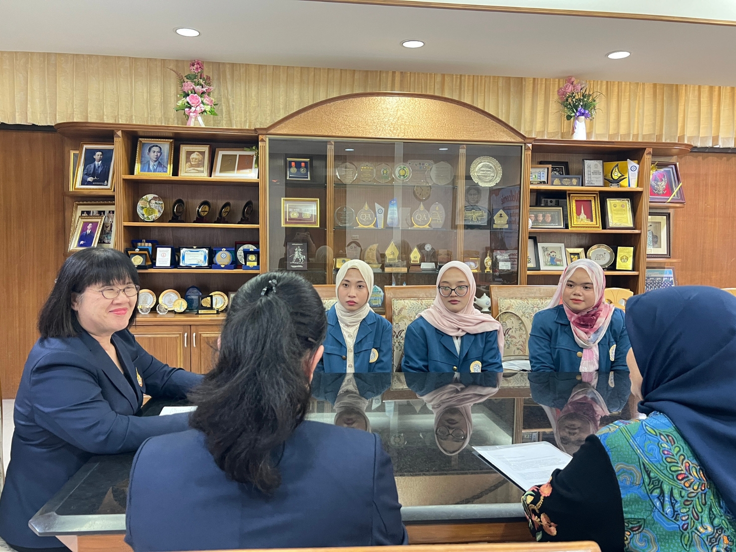 คณะพยาบาลศาสตร์ ให้การต้อนรับอาจารย์และนักศึกษาแลกเปลี่ยนจาก Universitas Airlangga ประเทศอินโดนีเซีย