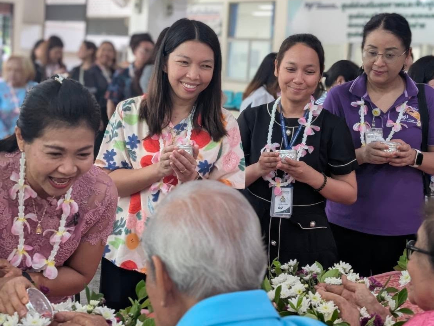 คณะพยาบาลศาสตร์ จัดโครงการอนุรักษ์ศิลปะวัฒนธรรม:กิจกรรมรดน้ำดำหัววันสงกรานต์บูรณาการทุกช่วงวัย
