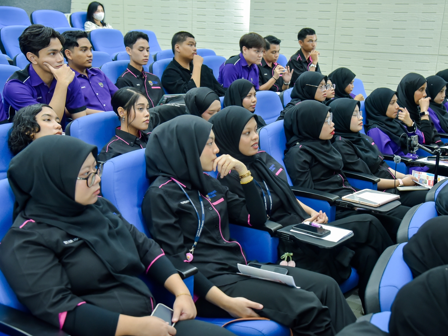 คณะพยาบาลศาสตร์ ให้การต้อนรับคณะผู้แทนอาจารย์และนักศึกษาจาก Faculty of Nursing, University of Malaya ประเทศมาเลเซีย