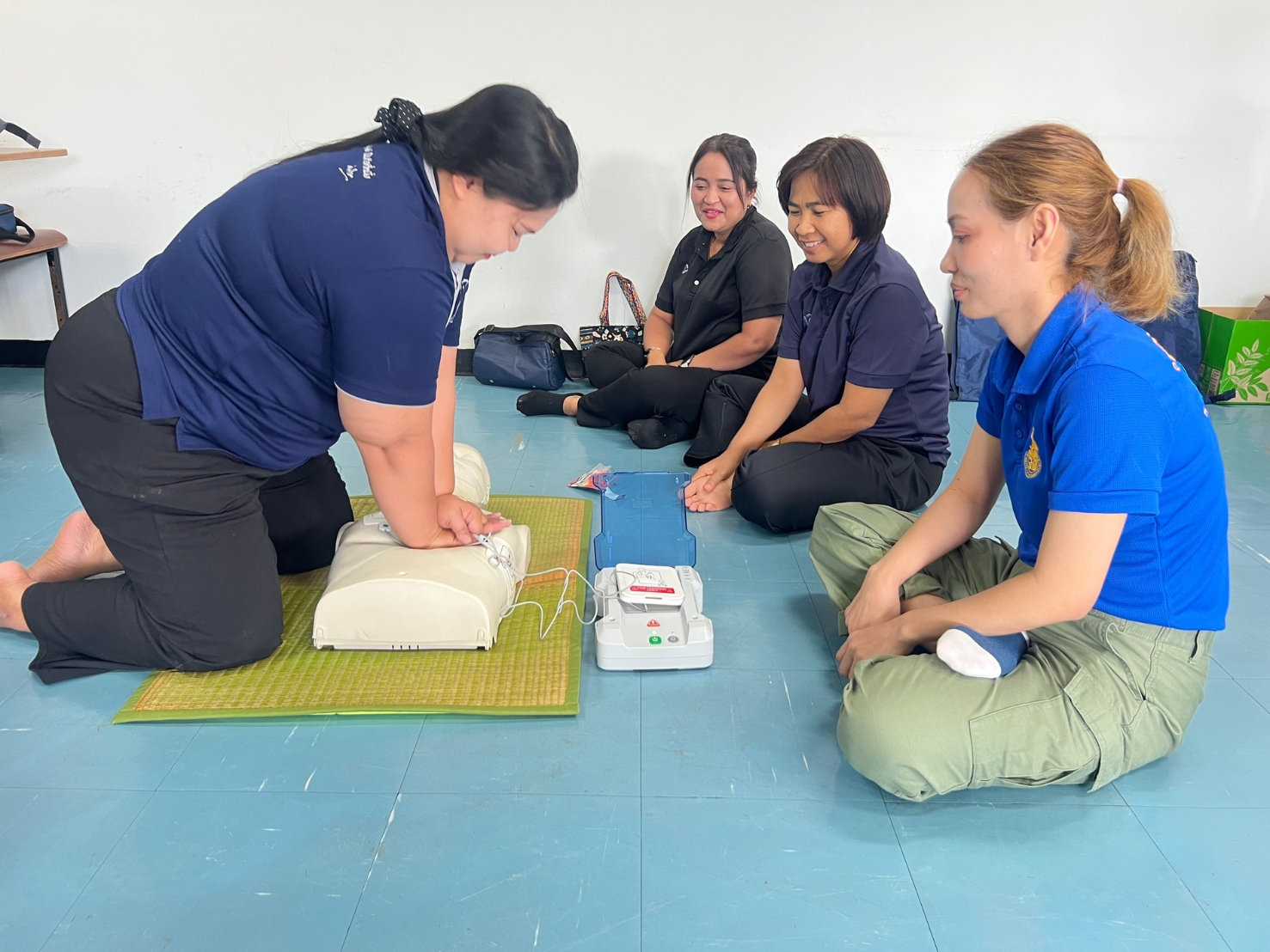 คณะพยาบาลศาสตร์ จัดโครงการอบรมเชิงปฏิบัติการ เรื่อง การช่วยชีวิตขั้นพื้นฐานในผู้ใหญ่และการใช้เครื่องกระตุกไฟฟ้าหัวใจอัตโนมัติสำหรับผู้ช่วยเหลือทั่วไป รุ่นที่ 1
